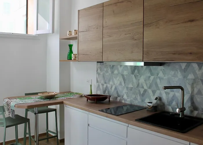 Apartment Seaside - With View - *